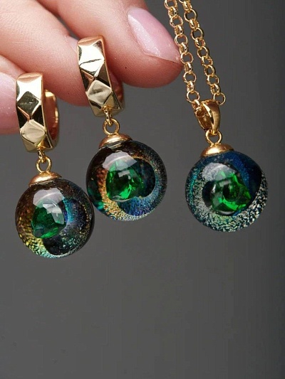 Кулон "Скорость света"